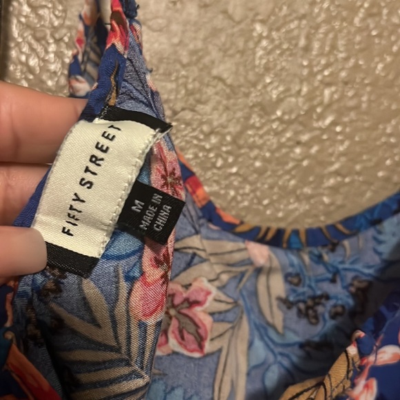 Shorts jumpsuit size medium 🌺 - Picture 5 of 6